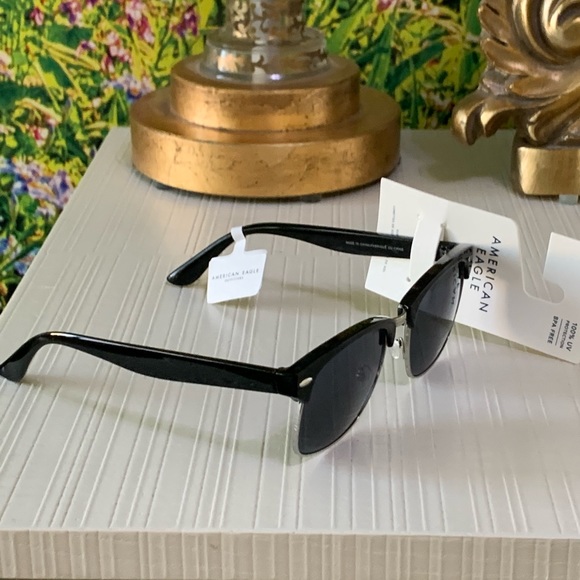 American eagle Sunglasses - Picture 11 of 13